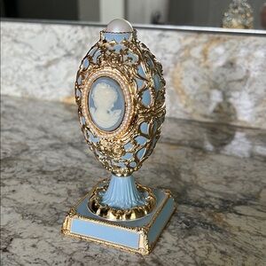 Elegant Blue and Gold Cameo Accent music box